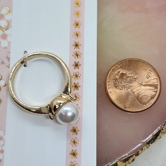 Torrid Classic Gold-Tone Ring with Faux Pearl Accent (Size 8) - Picture 3 of 3